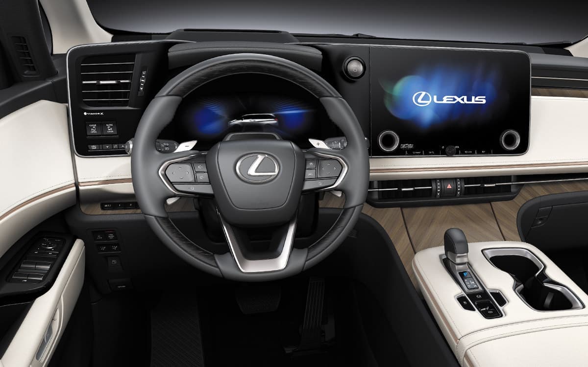 http://Lexus%20LM%20350h%207-seater%20VIP%20The%20Tazuna%20Concept