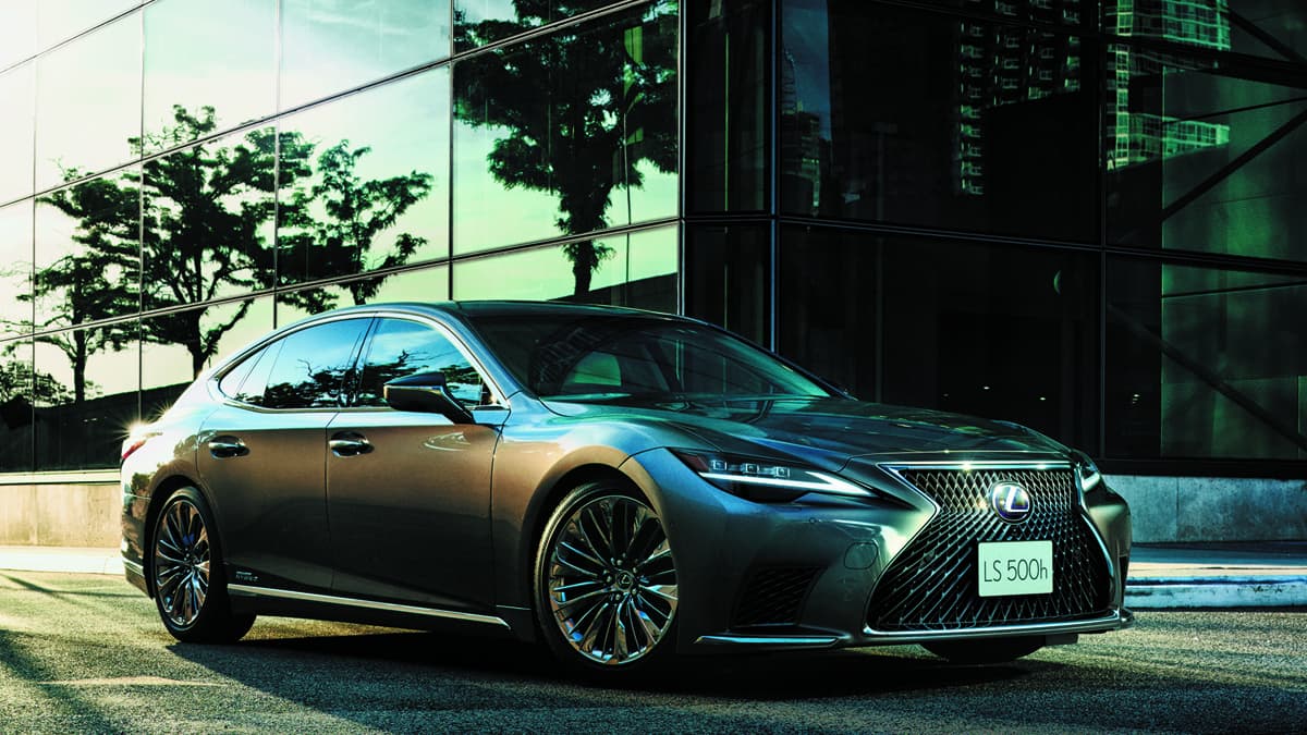 Lexus premieres all-new variant of its luxury sedan lS 500h